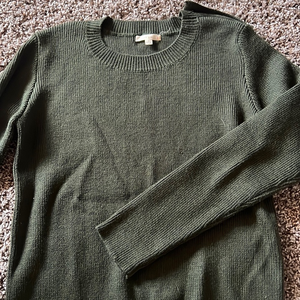 Green sweater size S